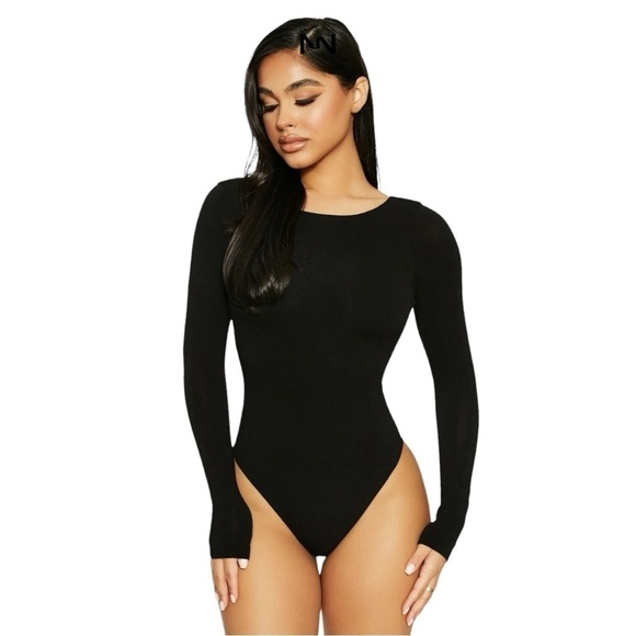 naked wardrobe Tops - Naked Wardrobe Long Sleeve Open-Back Bodysuit in Black Size Small